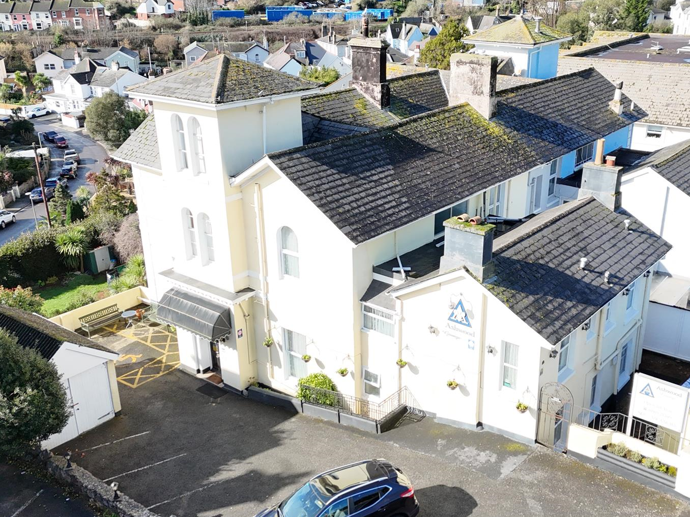 Timeless & Elegant Victorian Guest House with Spacious Owners Accommodation