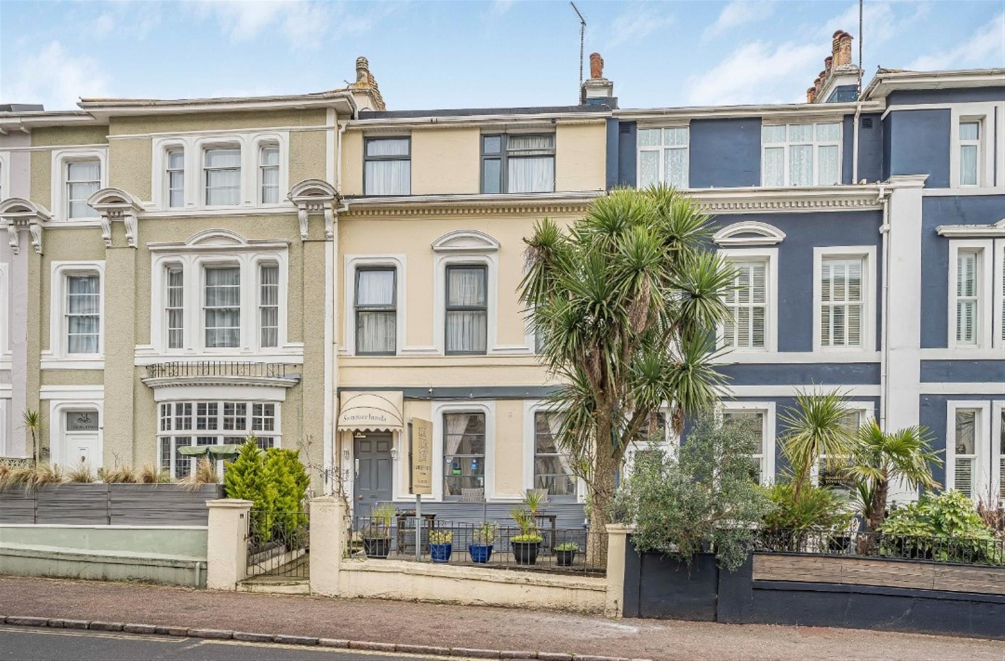 Established Seven-Bedroom Guest House in the Heart of Torquay