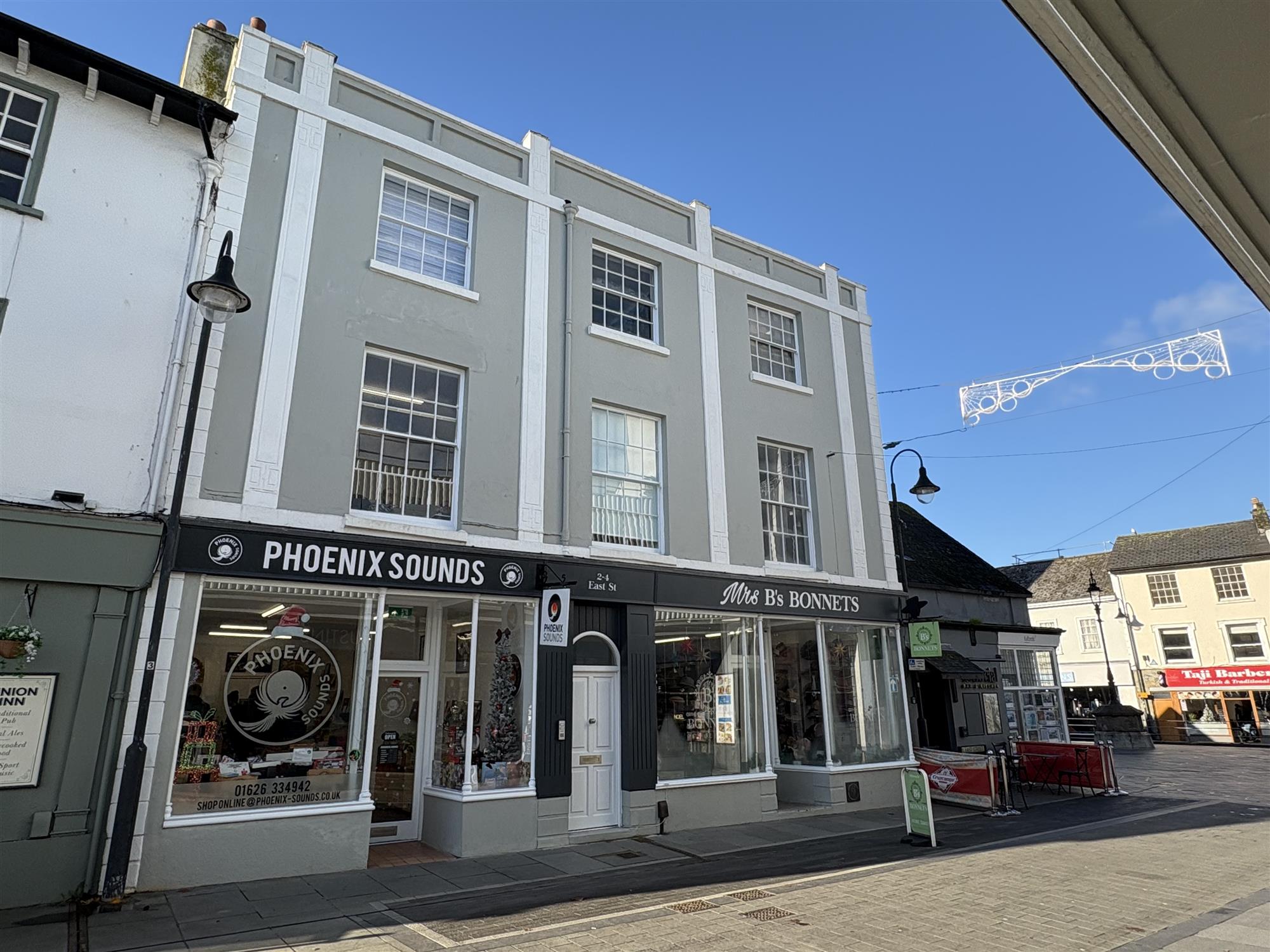Convenient Town Centre Offices To Let