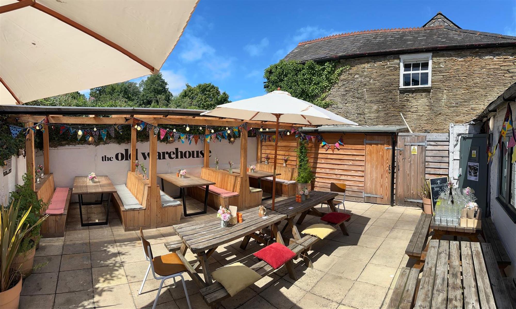 Fully fitted high-quality bar and restaurant premises in the heart of Kingsbridge