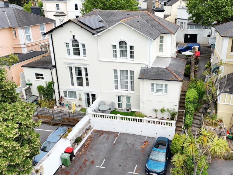 Hotels, Guest Houses and B&B's property in Torquay, Devon – Ref: 18582 – Image 4815