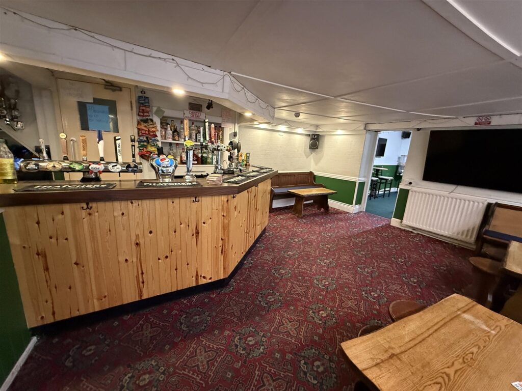 Pubs, Bars & Restaurants property in Honiton, Devon – Ref: 10736 – Image 4563