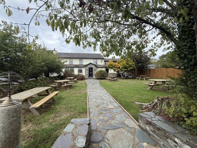 Pubs, Bars & Restaurants property in Newton Abbot, Devon – Ref: 19999 – Image 8920