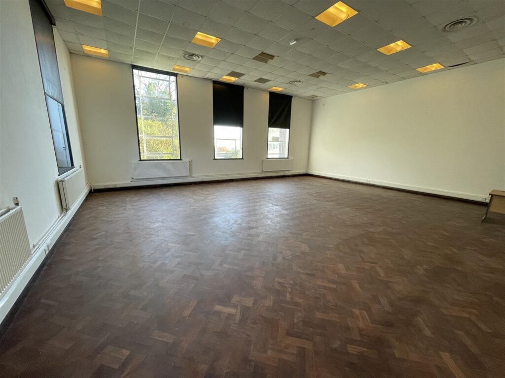 Offices property in Newton Abbot, Devon – Ref: 20221 – Image 5039