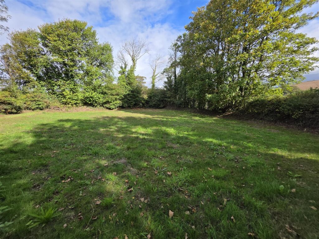 Commercial property in Kingsbridge, Devon – Ref: 34581 – Image 9030