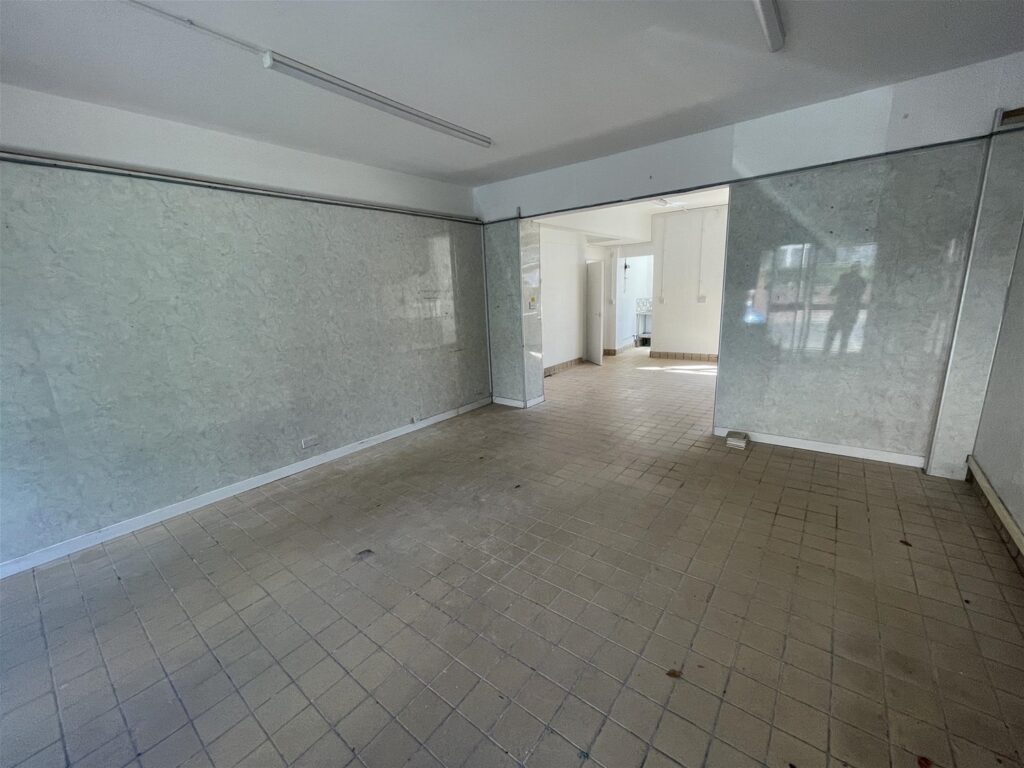 High Street Retail property in Exmouth, Devon – Ref: 34582 – Image 9685